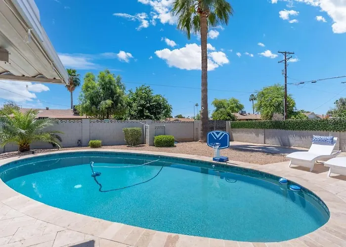 Swim Putt Play Minutes From Old Town Dom wakacyjny Scottsdale